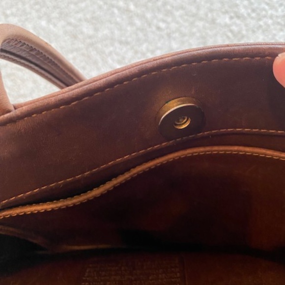 Authentic vintage Coach 9305 in rich mahogany glove-tanned leather. - Picture 4 of 7